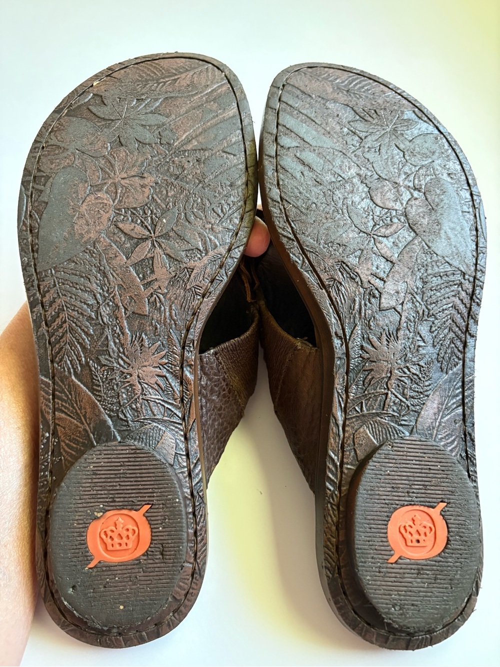 Born Astrid Handcrafted Brown Leather 3D Embellished Flower Sandal Size 7 - Picture 9 of 12